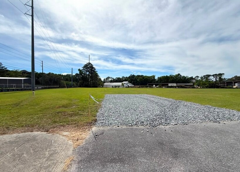 More Photos Of 1724 Grove Point Rd, Savannah Flex For Lease