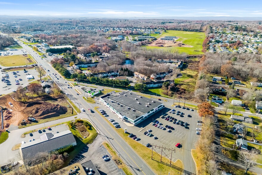 More Photos Of 425 Talcottville Rd, Vernon Freestanding For Lease