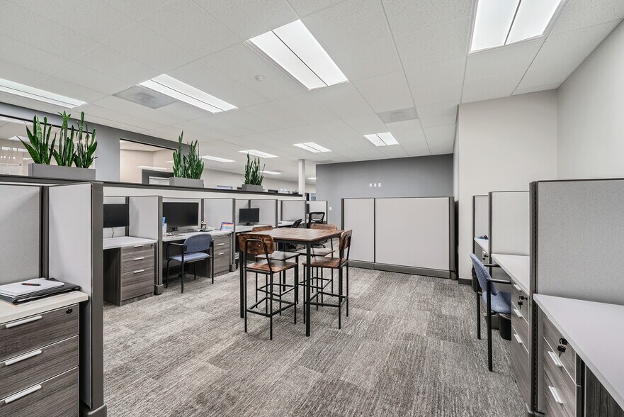 More Photos Of 7127 S Alton Way, Centennial Flex For Sale