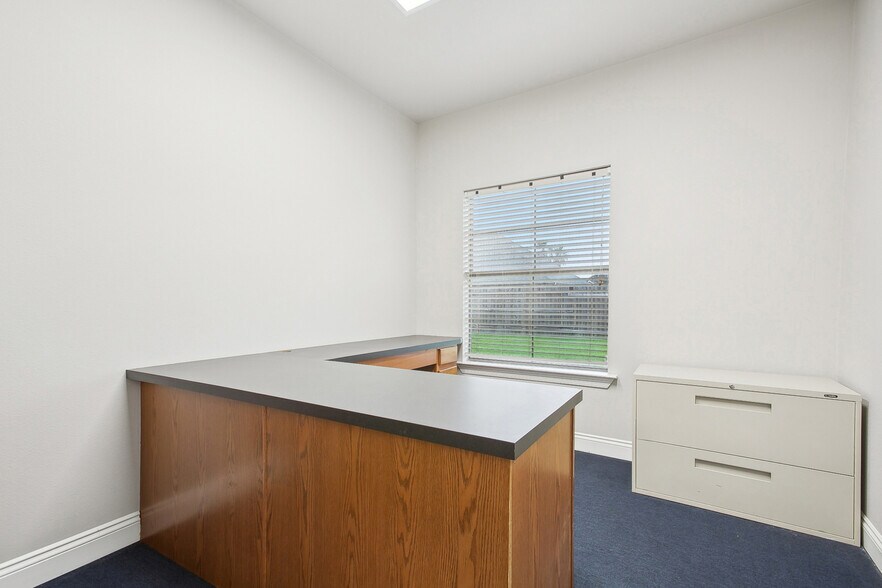 More Photos Of 568 Belle Terre Blvd, La Place Office For Sale