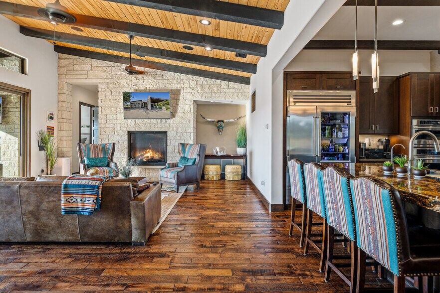 More Photos Of 101 Rolling Hills Rd, Blanco Specialty For Sale