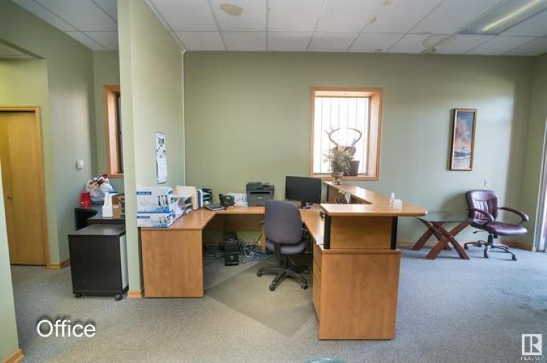 More Photos Of 10201 100 Av, Morinville Office Residential For Sale