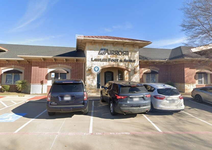 More Photos Of 1428 W Hebron Pky, Carrollton Medical For Lease