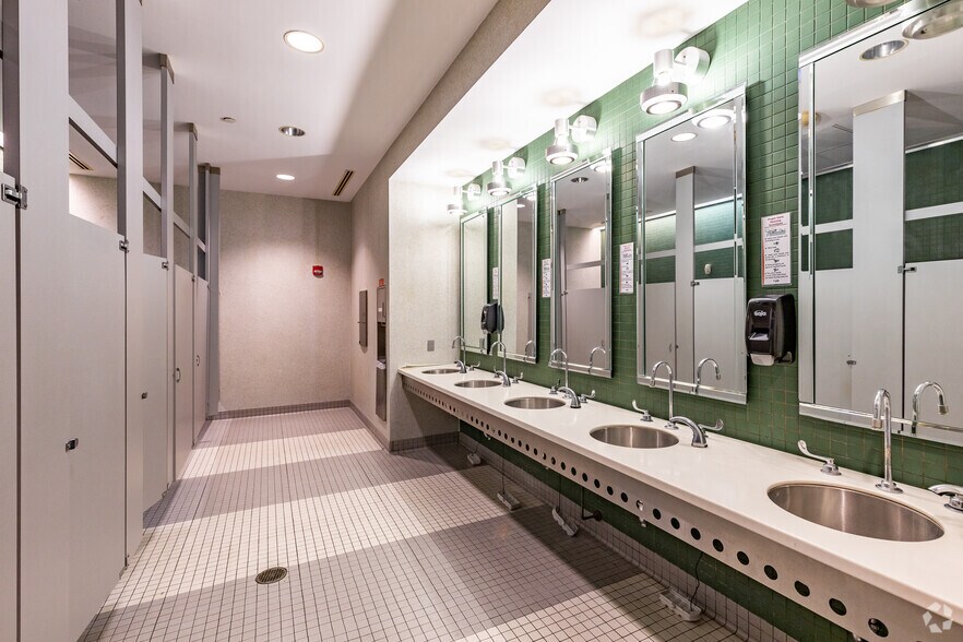 More Photos Of 599 Lake Kathy Dr, Brandon Unknown For Lease