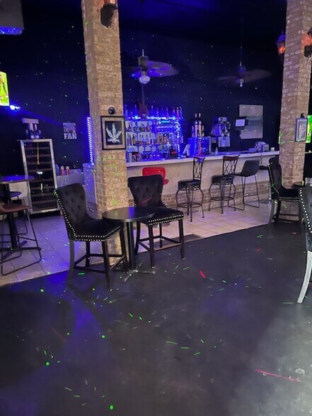 More Photos Of 2905 27th St N, Birmingham Bar For Sale