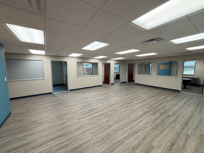 More Photos Of 5801 SW 11th St, Oklahoma City Service For Lease