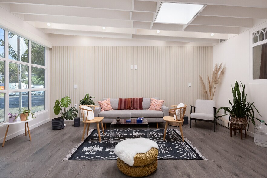 More Photos Of 1913-1915 Hyperion Ave, Los Angeles Loft Creative Space For Sale