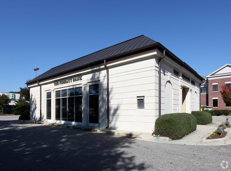 More Photos Of 910-980 Kildaire Farm Rd, Cary Unknown For Lease