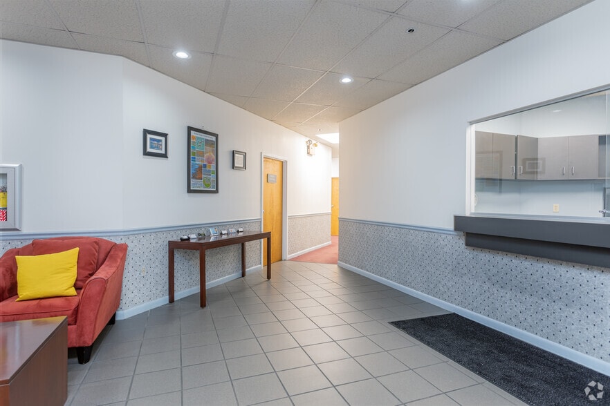 More Photos Of 1500 Colonial Blvd, Fort Myers Office For Lease