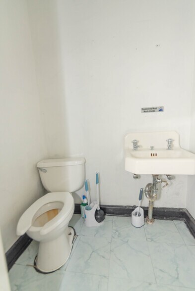 More Photos Of 3600 S Hanover St, Baltimore Storefront For Sale