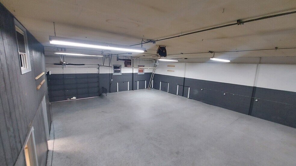 More Photos Of 581 W High St, Pottstown Service For Lease