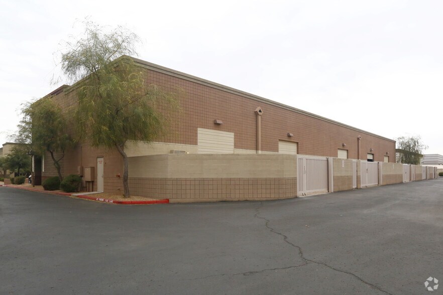 More Photos Of 219 S William Dillard Dr, Gilbert Warehouse For Sale