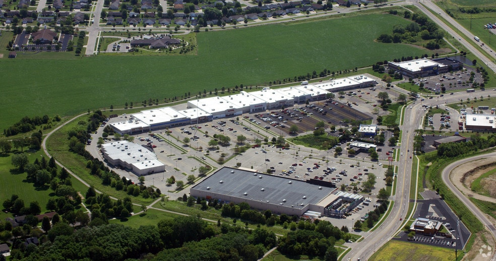 More Photos Of 2900 Deerfield Dr, Janesville General Retail For Lease
