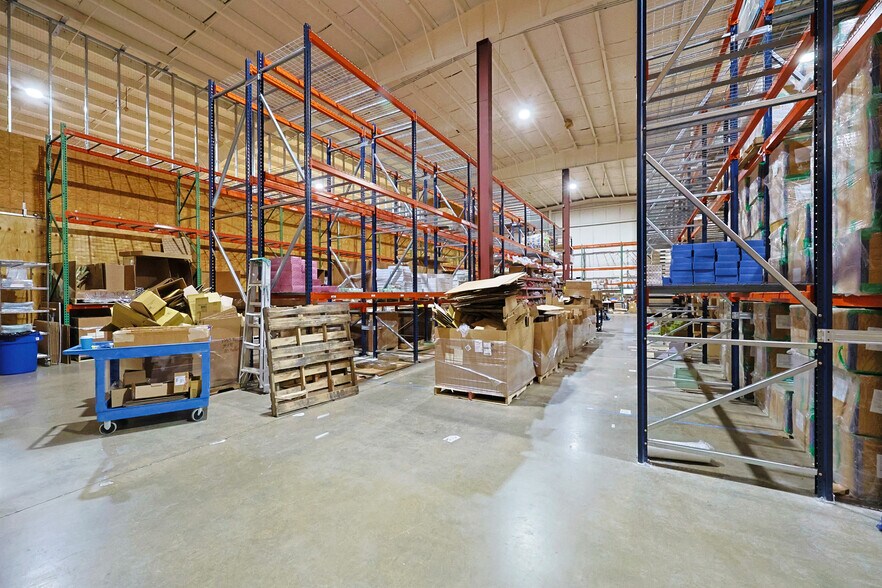 More Photos Of 556 Dettor Rd, Charlottesville Warehouse For Lease