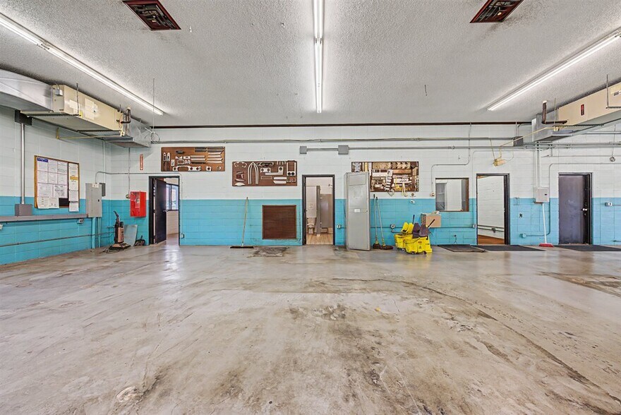 More Photos Of 16771 S 15th St, Galesville Warehouse For Sale