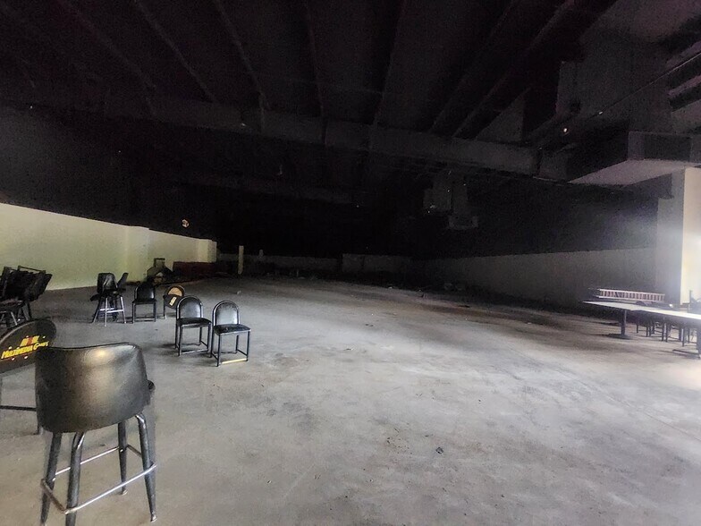 More Photos Of Martin Luther King Hwy, Eutaw Warehouse For Sale