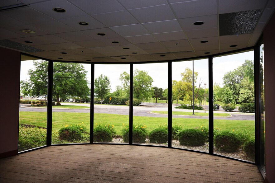 More Photos Of 1712 Magnavox Way, Fort Wayne Office For Lease