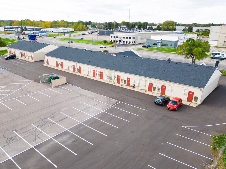 More Photos Of 14555-14747 Frazho Rd, Warren Freestanding For Lease