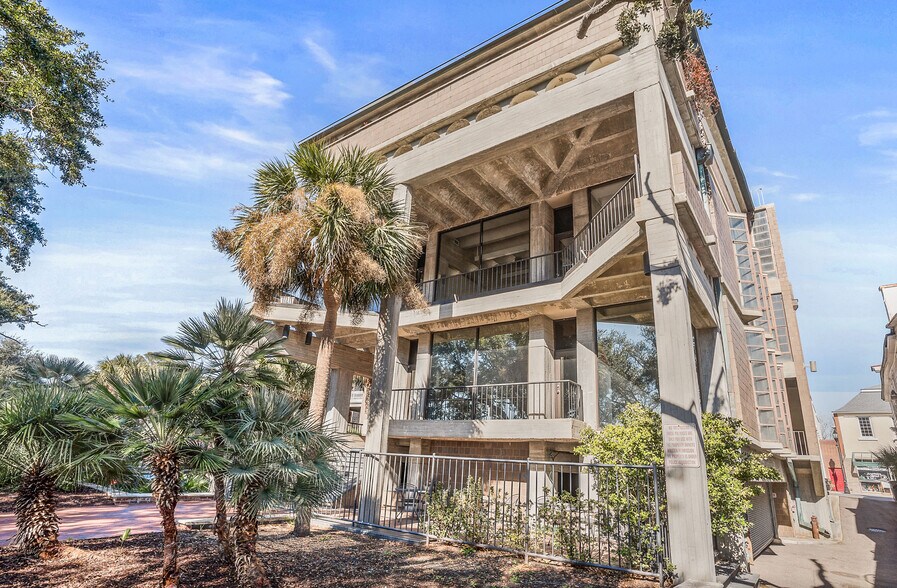 More Photos Of 916 Bay St, Beaufort Office For Sale