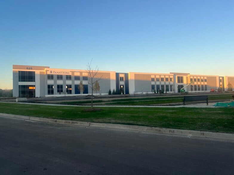 More Photos Of 612 Schelter Rd, Lincolnshire Unknown For Lease