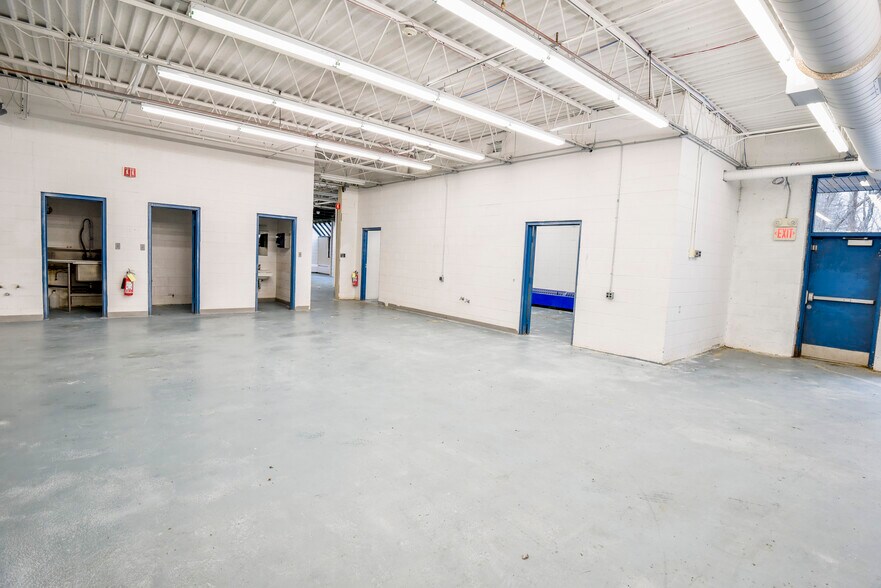 More Photos Of 58A Main St, Bolton Industrial For Lease