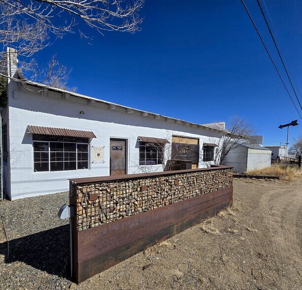 More Photos Of 1815 US Highway 66, Edgewood Flex For Sale