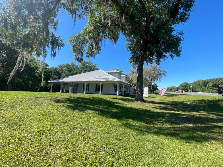 More Photos Of 21848 S County Road 325, Hawthorne Restaurant For Sale