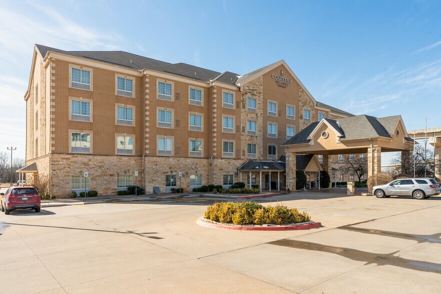 Primary Photo Of 13501 W Memorial Park Dr, Oklahoma City Hotel For Sale