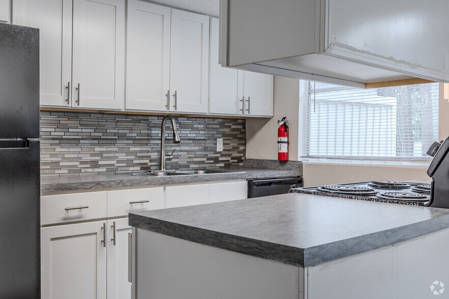 More Photos Of 3100 Godby Rd, College Park Apartments For Sale