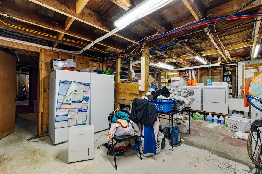 More Photos Of 180 Main St, North Woodstock Hotel For Sale