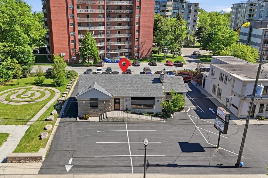 More Photos Of 60 King St W, Hamilton Office For Sale