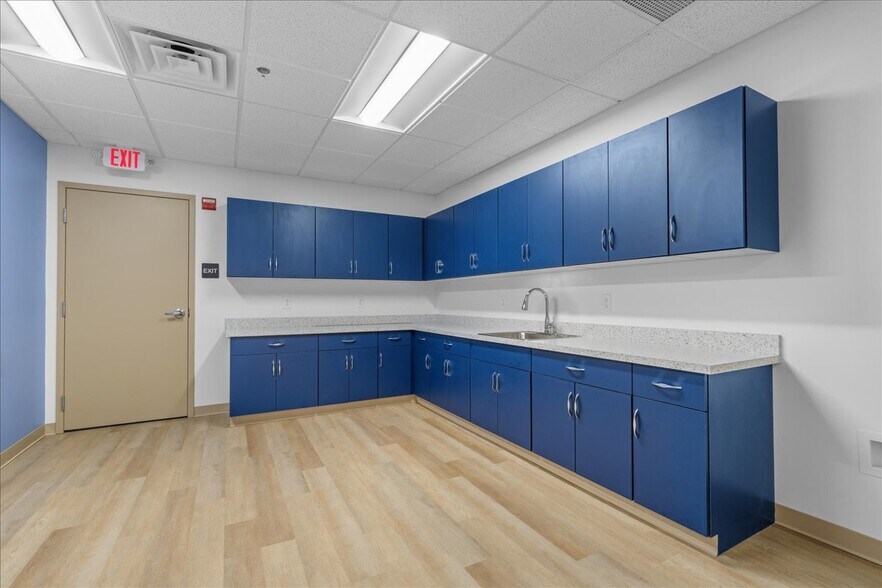 More Photos Of 4259 W Swamp Rd, Doylestown Office For Lease