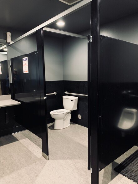 More Photos Of 5201 E Fourth Plain Blvd, Vancouver Unknown For Lease