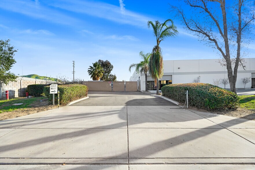 More Photos Of 1350 Citrus St, Riverside Manufacturing For Lease