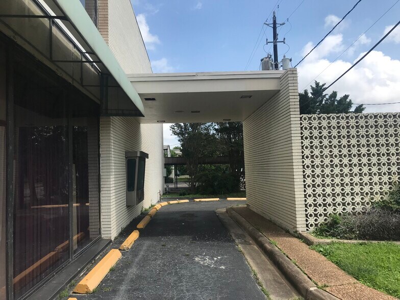 More Photos Of 825 E Southmore Ave, Pasadena Medical For Lease