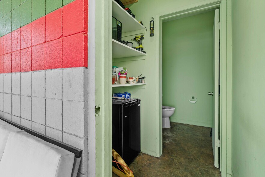 More Photos Of 13632 Van Nuys Blvd, Pacoima Auto Repair For Sale
