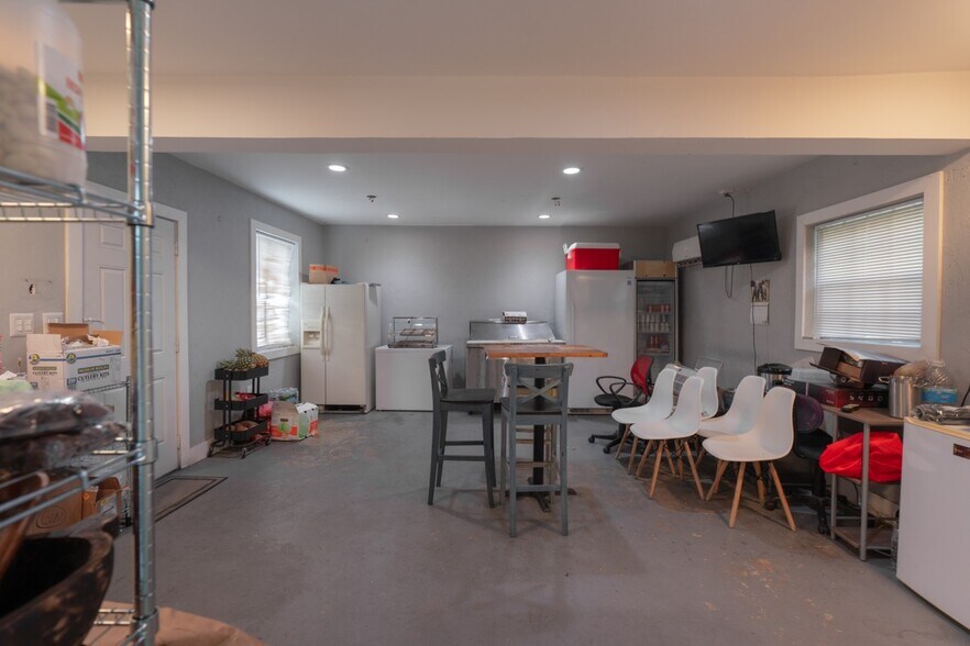 More Photos Of 1652 SW 8th St, Miami Restaurant For Sale