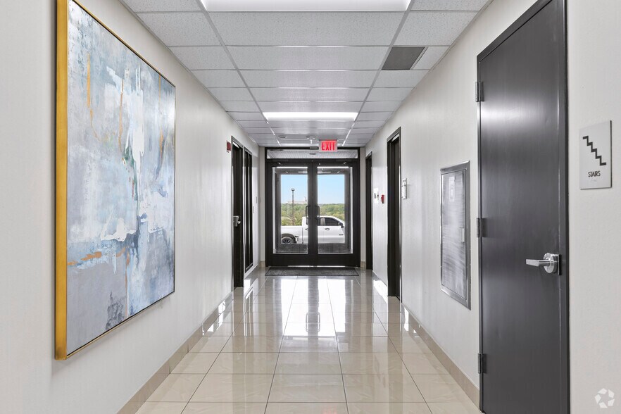 More Photos Of 2601 Scott Ave, Fort Worth Office For Lease