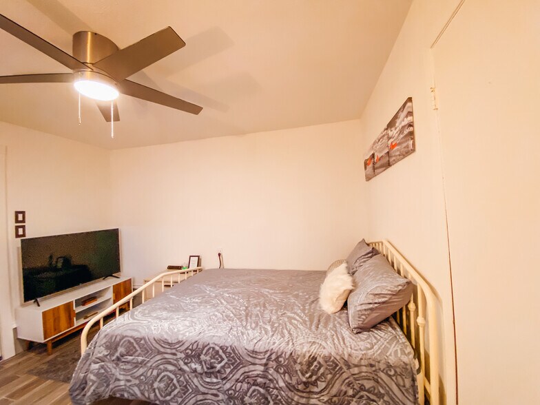 More Photos Of 319 W Main St, Bishop Multifamily For Sale