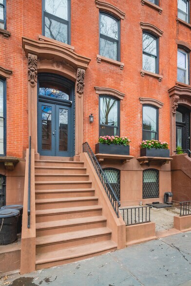 More Photos Of 426 Clermont Ave, Brooklyn Apartments For Sale