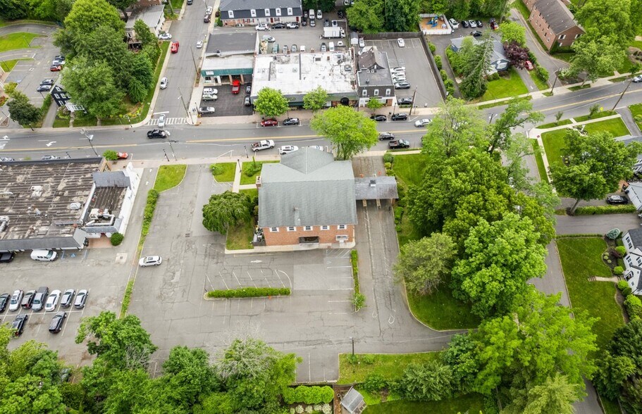 More Photos Of 855 Mountain Ave, Mountainside Bank For Lease