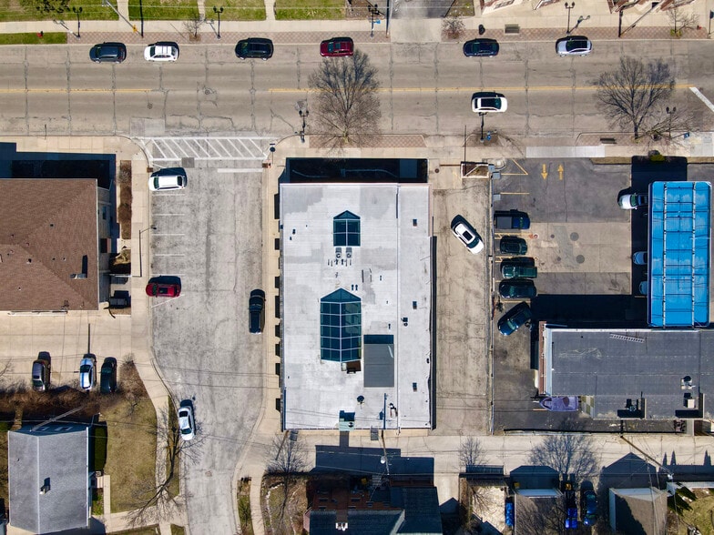 More Photos Of 6027 W Vliet St, Milwaukee Storefront Retail Office For Sale