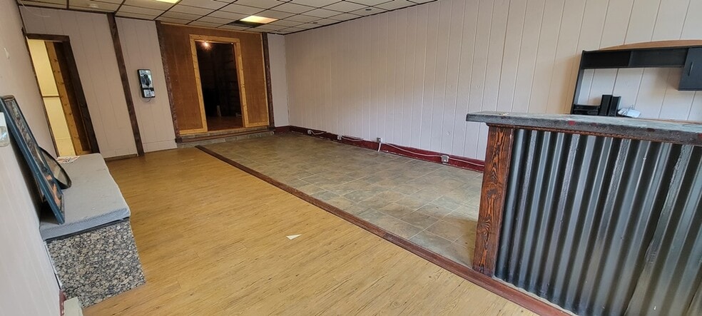 More Photos Of 325 N Main St, Liberty Flex For Lease