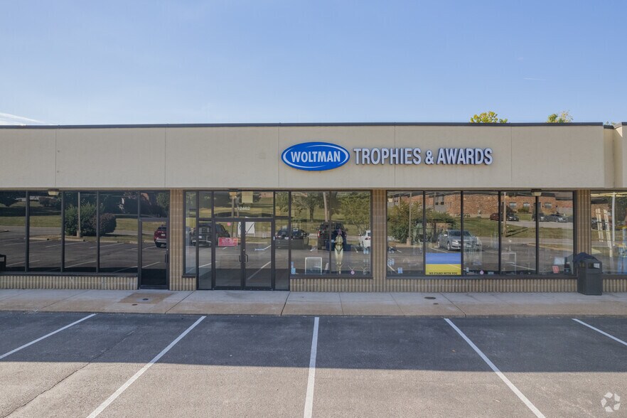 More Photos Of 12462 Natural Bridge Rd, Bridgeton General Retail For Lease