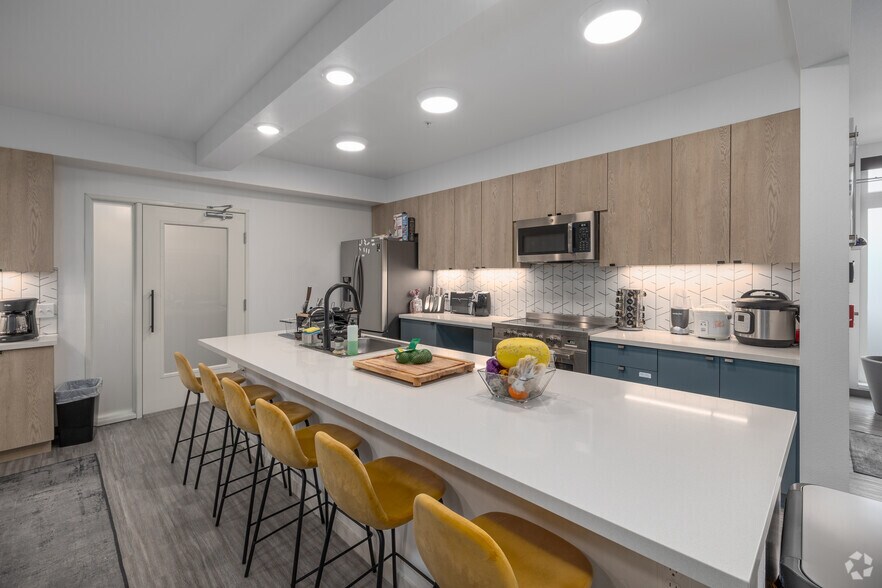 More Photos Of 1435 NE 62nd Ave, Portland Multifamily For Sale