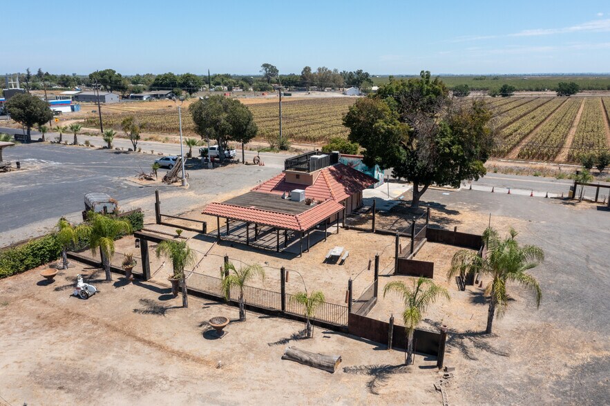 More Photos Of 4070 Country Rd 89, Dunnigan Restaurant For Sale