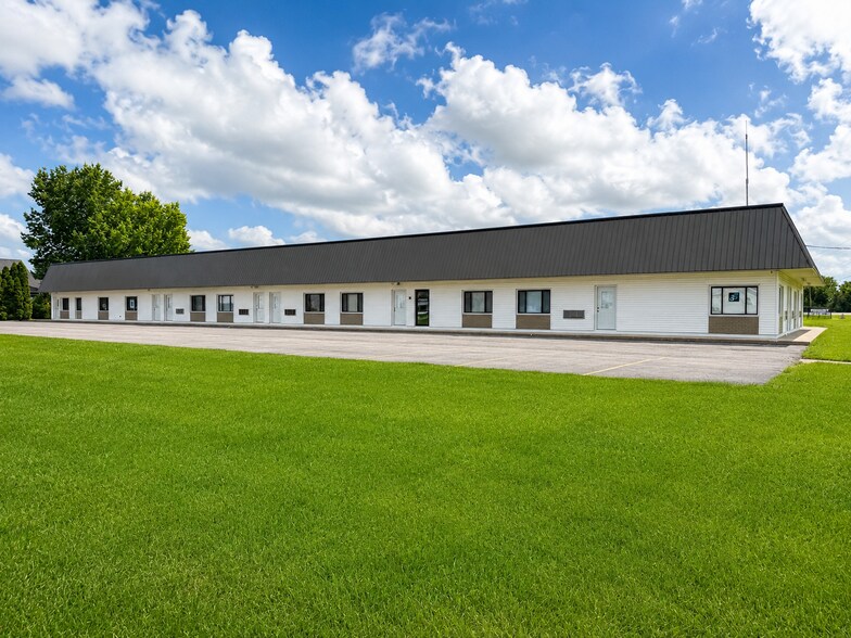 Primary Photo Of 900 Christopher Ln, Springfield Storefront Retail Office For Lease