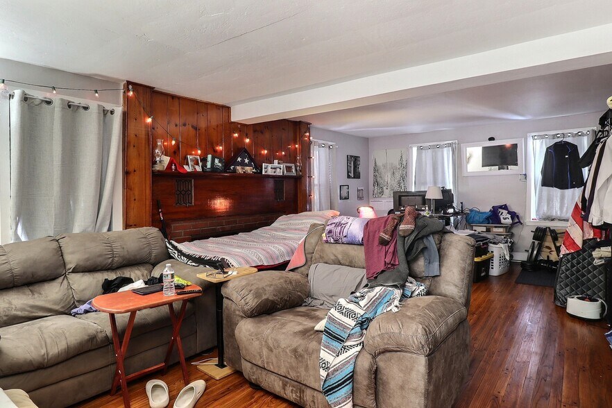 More Photos Of 306 Merwinsburg Rd, Effort Apartments For Sale