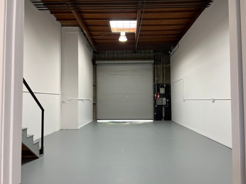 More Photos Of 2057 Goodyear Ave, Ventura Manufacturing For Sale