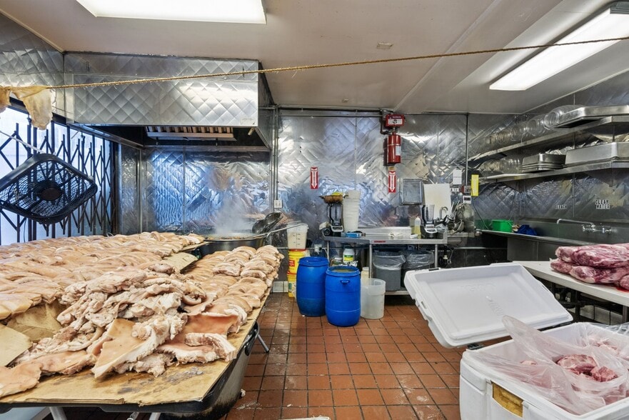 More Photos Of 920 N Bonnie Beach Pl, Los Angeles Freestanding For Sale